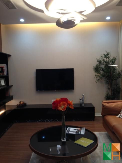 thi-cong-giay-dan-tuong-can-ho-mau-imperia-garden (41)